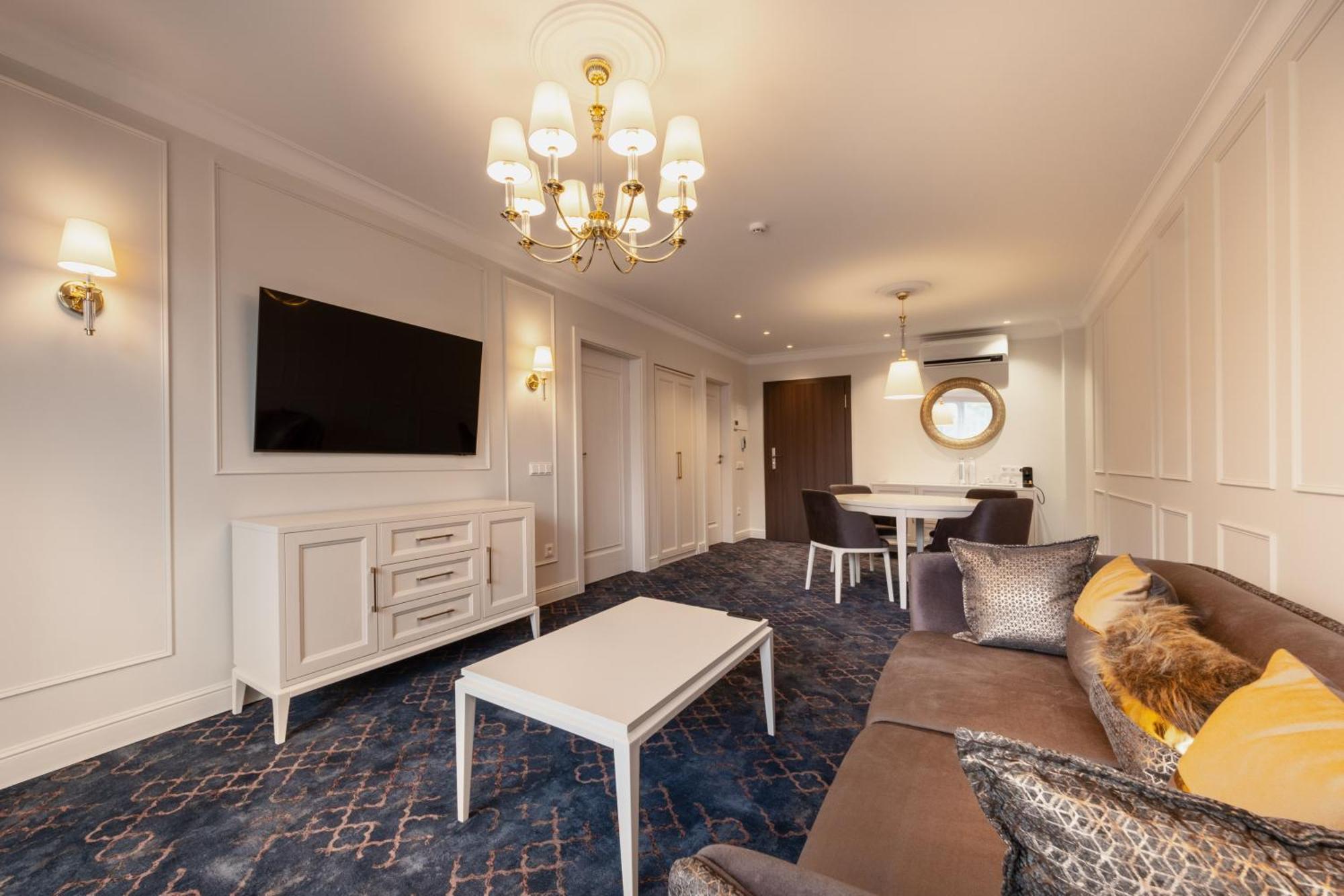 Gradiali Wellness And Spa Паланга Екстериор снимка